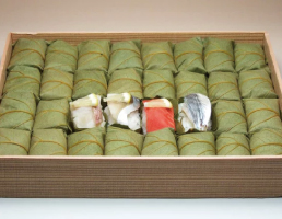 柿の葉寿司32個入（鮭・鯖・鯛・鯵各8）